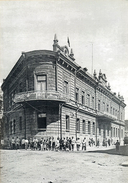 հայաստանի առաջին հանրապետության կառավարության շենքը երևանումgovernment house of republic of armenia 1918 1920