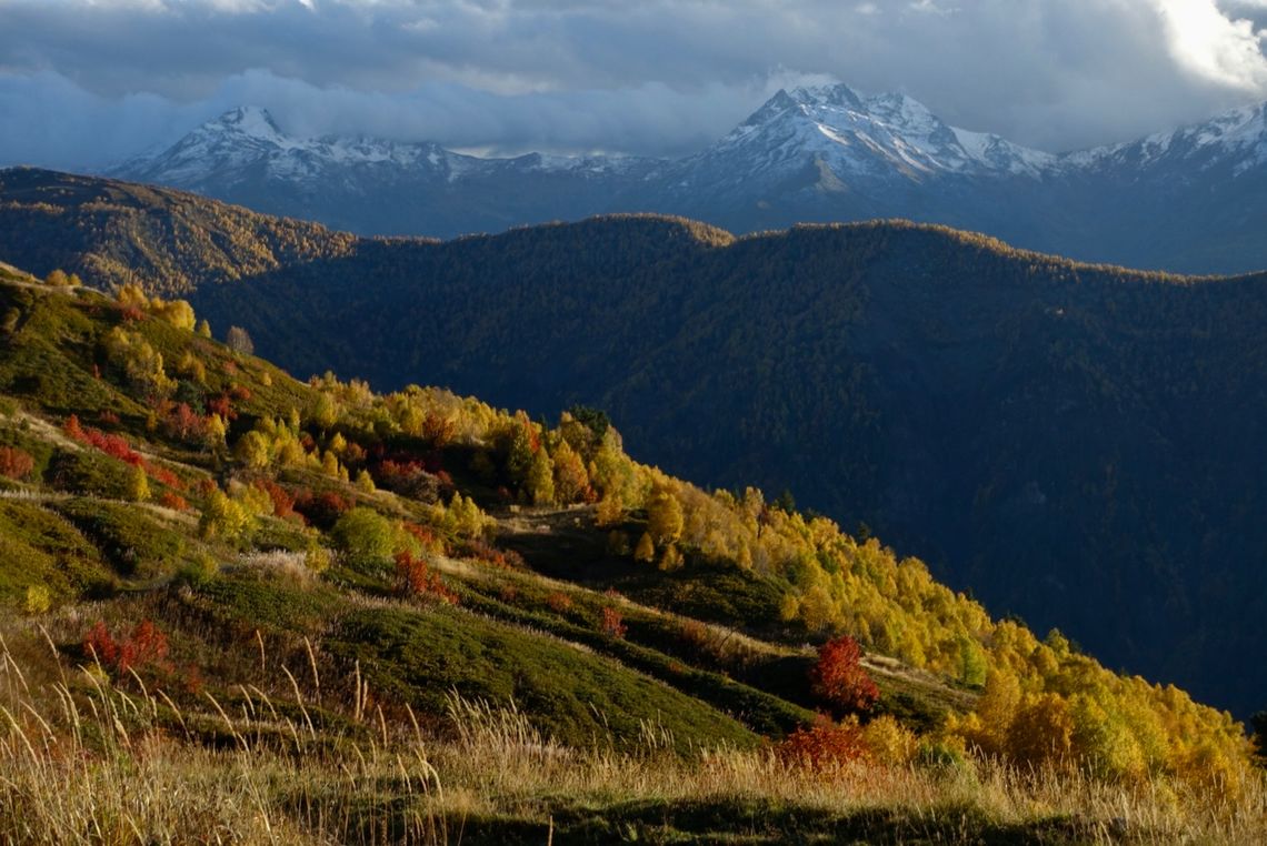 42 fall foliage along the mestia ushguli trail svaneti georgia meagan neal transcaucasian trail association
